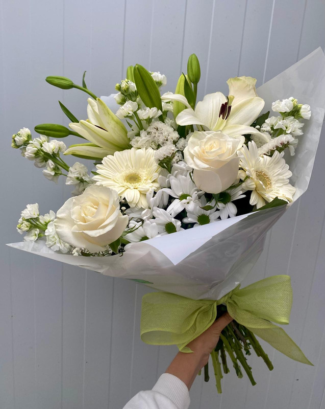 Ramo Flor Variada tono Blanco